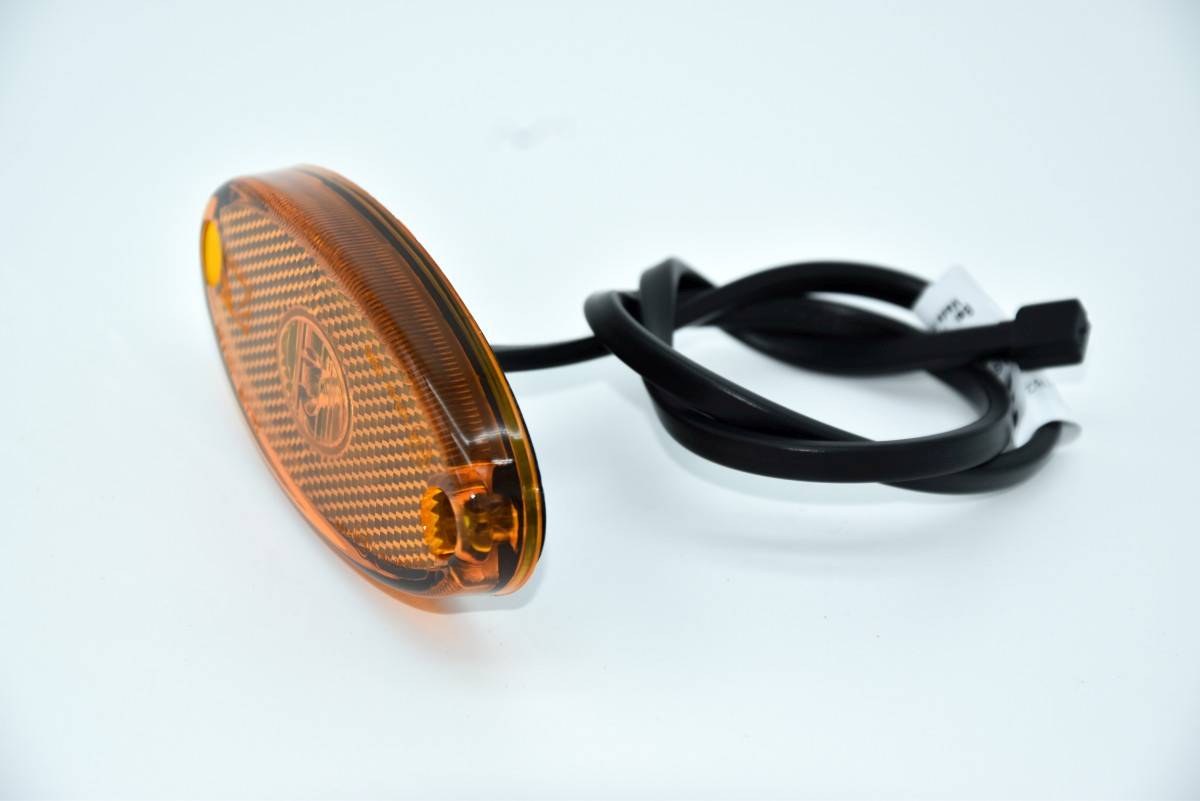 Aspöck Flatpoint 2 gelb Seitenmarkierungsleuchte LED, 0,5m DC-Kabel -  Trailerexperts