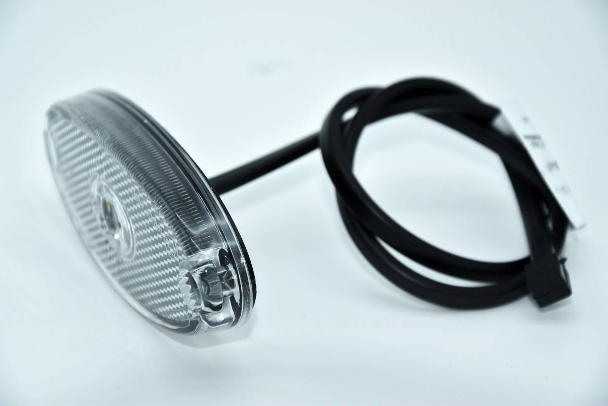 Aspöck Flatpoint 2 weiß Seitenmarkierungsleuchte LED, 0,5m DC-Kabel -  Trailerexperts
